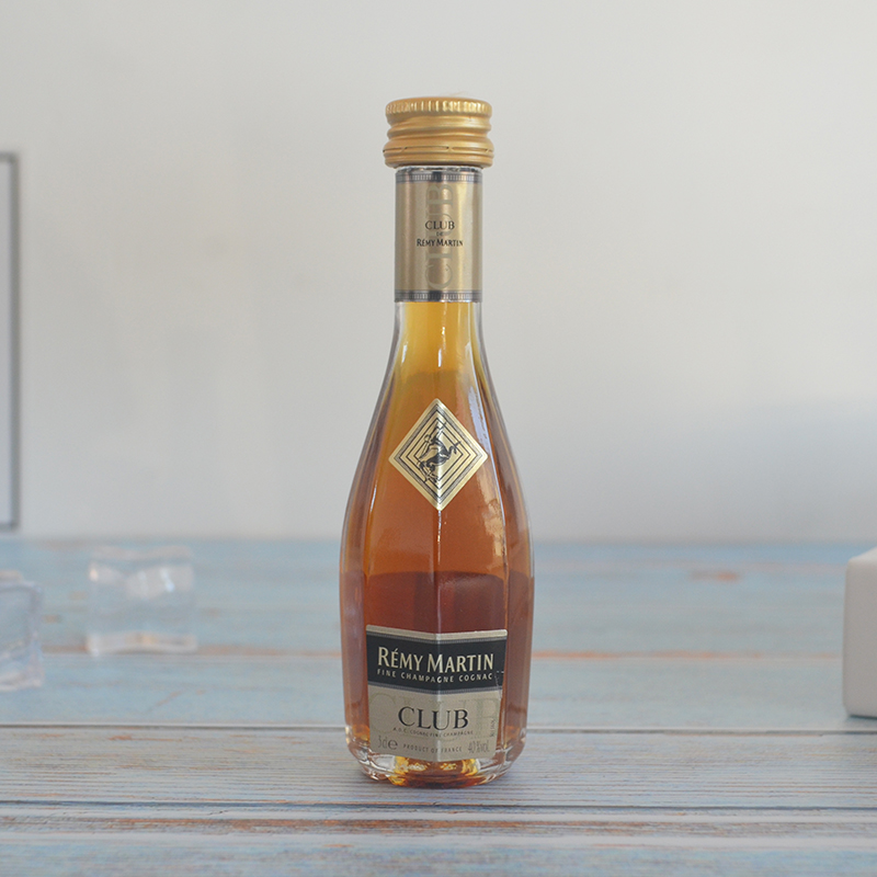 Foreign wine and small wine version of the remy horse special grade 30ml brandy wildebeest imported goods trial bag mini glass bottle collection