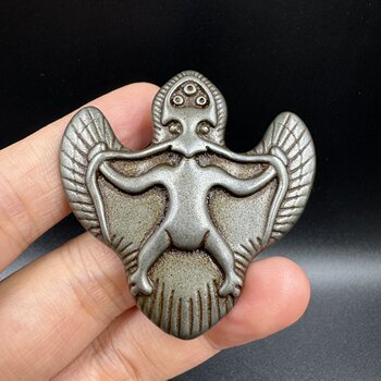 Antiques and miscellaneous collections, antique bronze sculptures of the qianlong period of the qing dynasty, dapeng spreading wings pendant