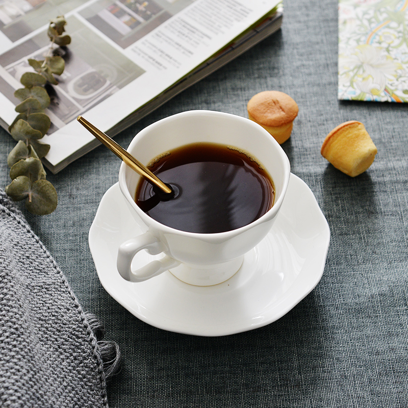Pure white ipads China coffee cups and saucers office coffee cup cafe custom logo printing ceramic cup with dish to send a spoon