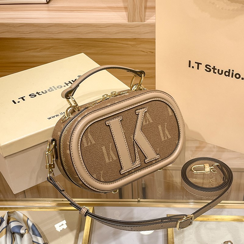 Counter camera bag female 2022 new trendy high-quality texture all-match portable Messenger box bag pet bag