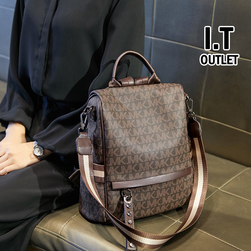 Hong Kong leather women's fashion brand school bag Women's new fashion backpack large capacity shoulder bag bag female pet bag