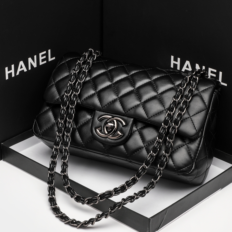 Fashion genuine leather bag 2021 new tide ladies small scented wind rhombus chain bag single shoulder inclined satchel pet bag