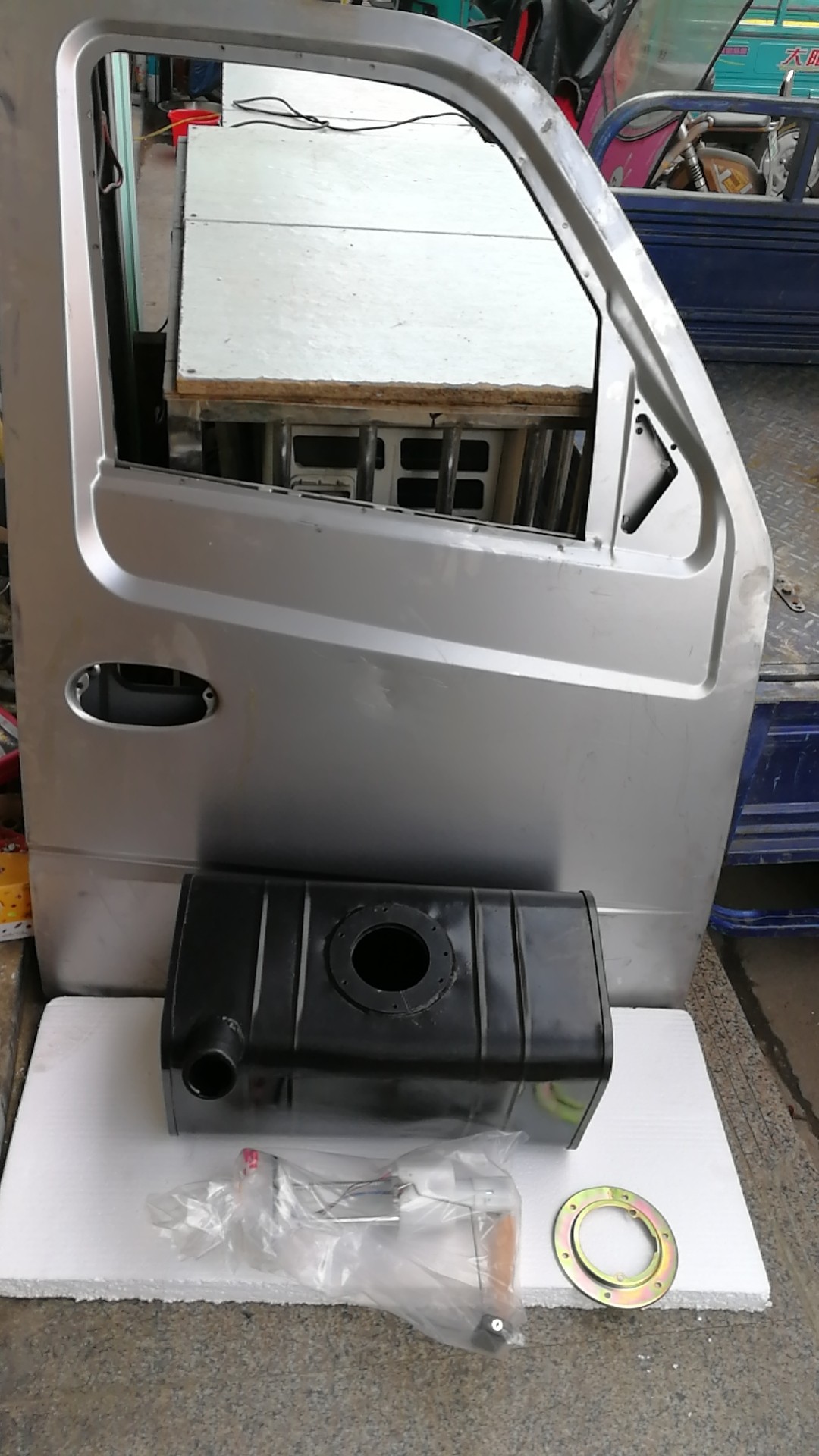 Qingzhou Jinma Electric Spray Tricycle Accessories Semi-Closed Golden Horse 800200 Doors Electric Spray Tank Oil Float