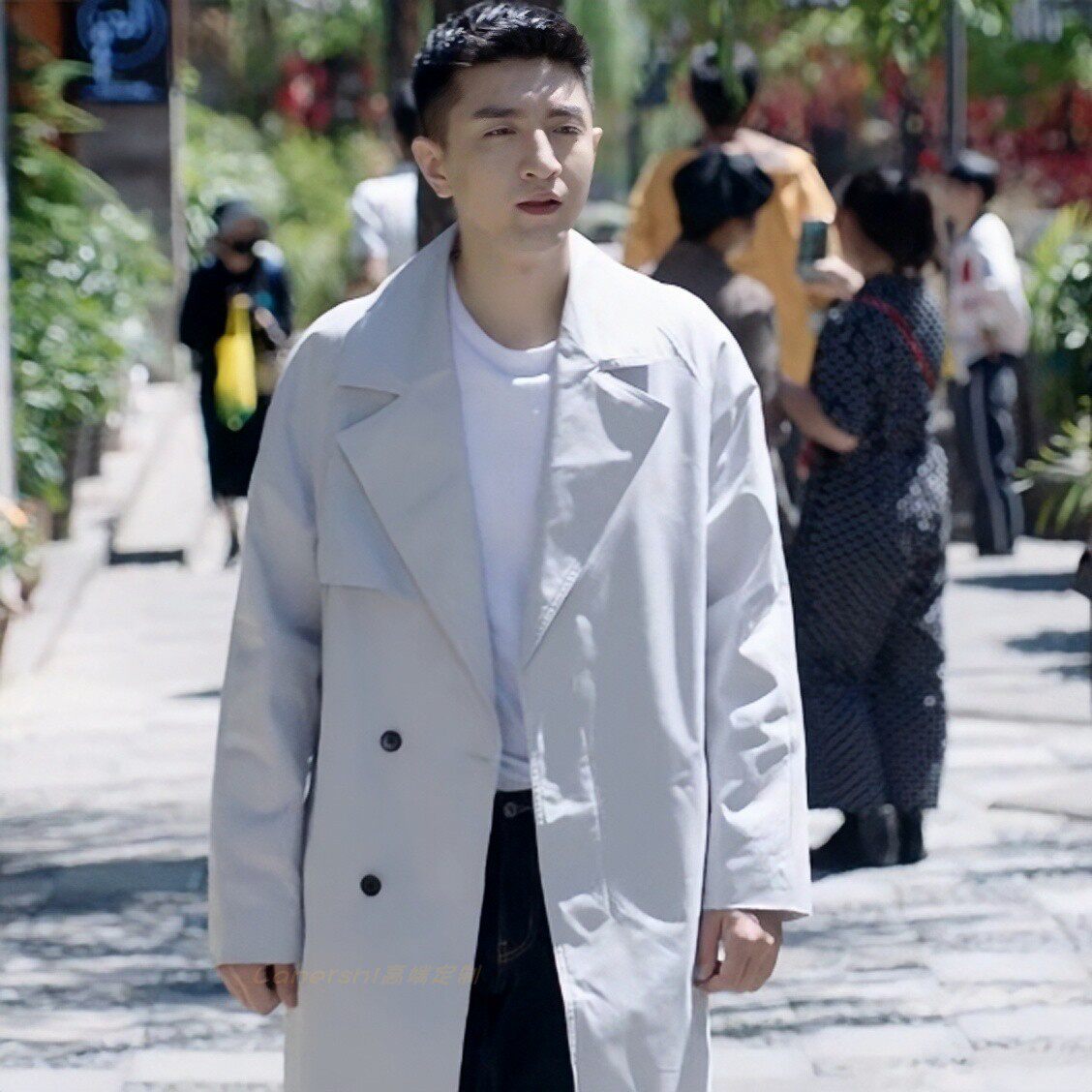 时尚界的璀璨明星：深度解析顶级衣服品牌背后的故事