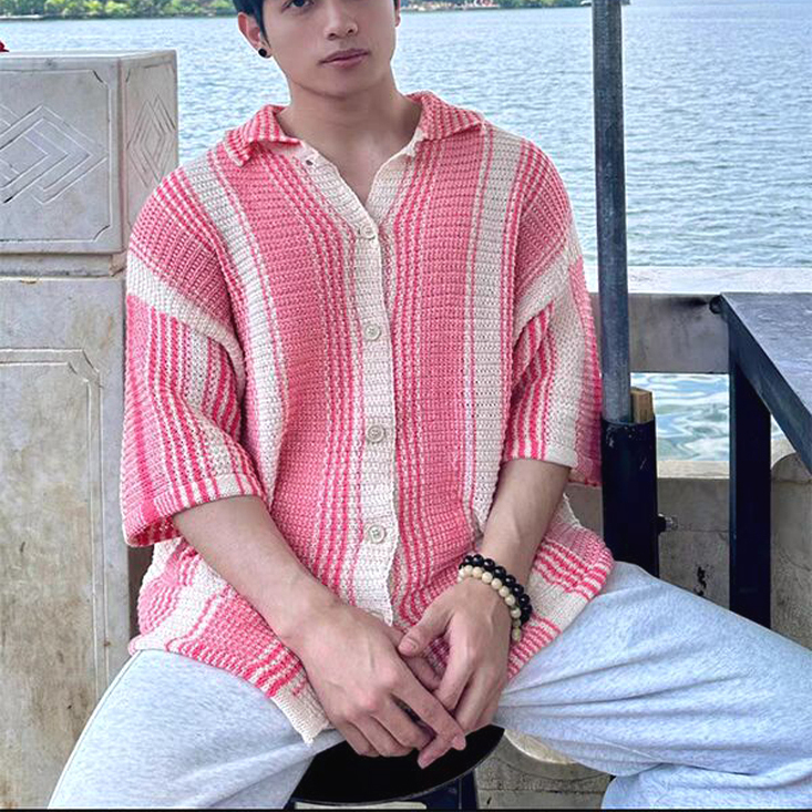 American-Style Colorful Striped Knit Cardigan for Men, Casual and Relaxed, Loose Short-Sleeve Sweatshirt, See-Through Mesh Polo Shirt, Trendy