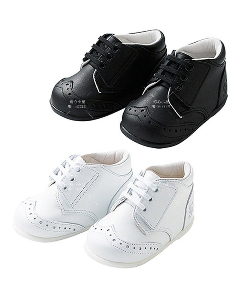 ¥ Japan Discount Familiar Small Hole Design Breathable Learning Walking Shoes Japan 040180 with Shoe Box