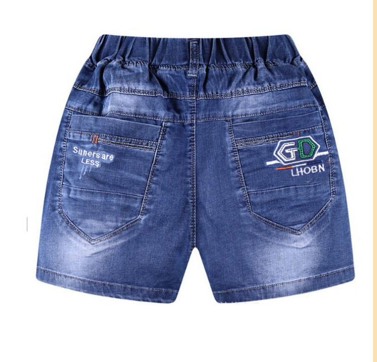 2018 mùa hè mới cậu bé denim quần short bên ngoài mặc lớn trẻ em bãi biển quần lỏng lẻo năm quần bông ba quần mềm quần denim bé trai xuân hè