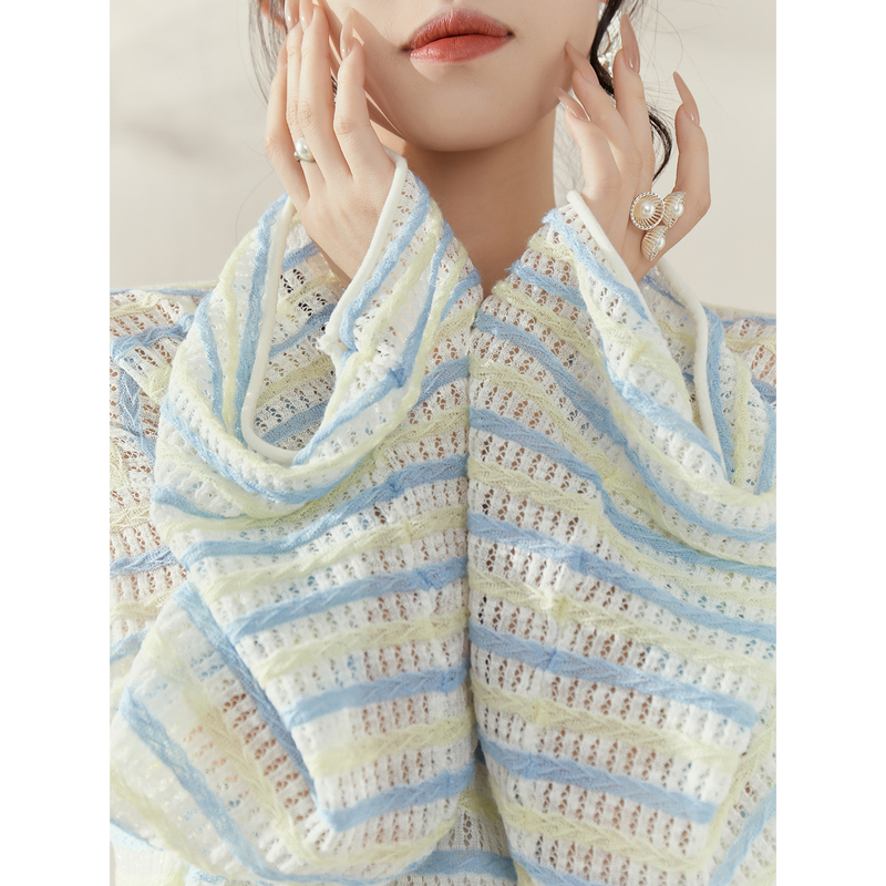 Flowing Era/Relaxed Design Style, Loose-Fitting, Age-Reducing Blouse, French-Style Three-Dimensional Decorative Striped Knit Top Flowing Era/Relaxed Design Style, Loose-Fitting, Age-Reducing Blouse, French-Style Three-Dimensional Decorative Striped Knit Top