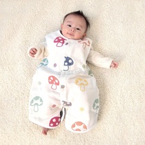 Japan purchase Hoppetta baby six-layer gauze cotton sleeping bag mushroom cover is baby kick-proof