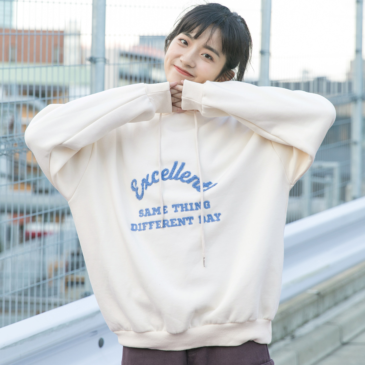 Sweatshirt femme - Ref 3216805 Image 4