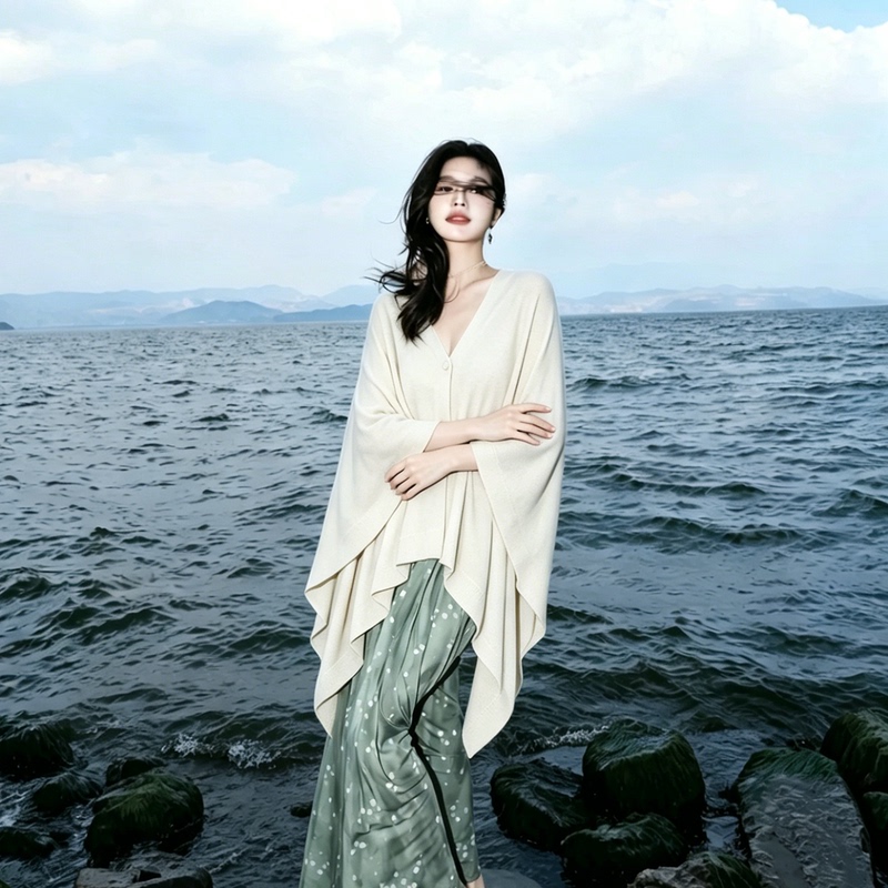 Yunnan Travel White Shawl for Women, Spring and Autumn Thin Cotton-Linen Sun Protection Cape for Beach Wear Yunnan Travel White Shawl for Women, Spring and Autumn Thin Cotton-Linen Sun Protection Cape for Beach Wear