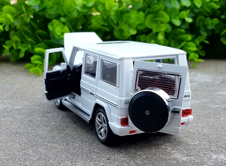 1:32 Mercedes-Benz G65 off-road SUV hợp kim mô hình xe mô phỏng kim loại mô hình âm thanh và ánh sáng kéo trở lại đồ chơi xe hơi đồ trang trí - Chế độ tĩnh đồ chơi cho bé 2 tuổi