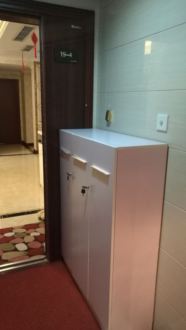 Các nóng mới có thể được trang bị với một hội trường bụi mass storage lắp ráp đa giày đơn giản mỏng lồng vào nhau ngoài trời - Buồng tủ quần áo thông minh