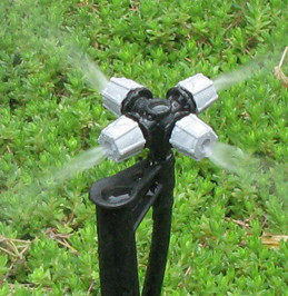 Lawn flower nursery micro-spray irrigation cooling four-exit atomization nozzle 10 meters capillary 5 sets of ground-inserted irrigation spray