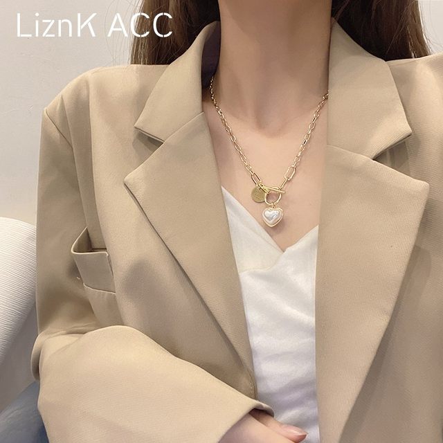 Love pearl necklace 2022 new women's light luxury niche design sense high-end light luxury clavicle chain summer