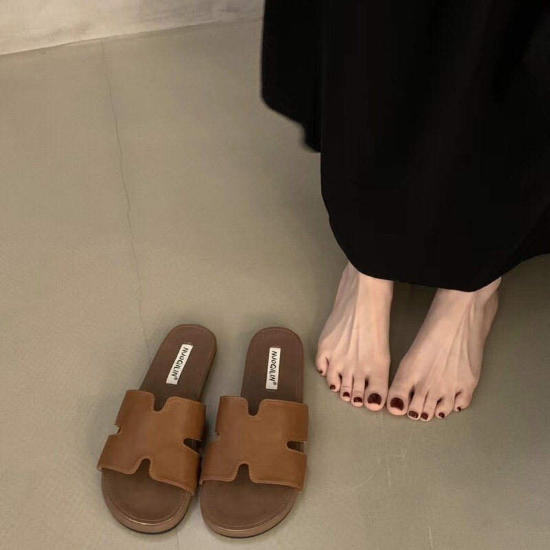 Cowhide Version~ French Retro Beach Flat H Sandals 2025 New Slip-On Outdoor Slippers for Women, Versatile for Summer