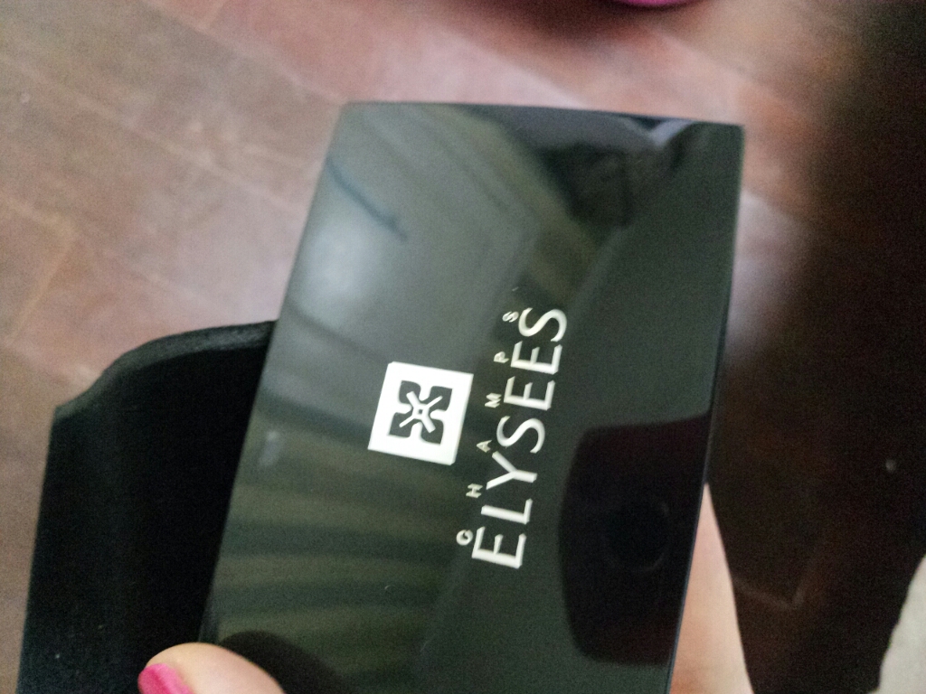 浪漫香榭丽 凝脂恒久粉饼带镜子好不好用，入手后7天来评价,第5张