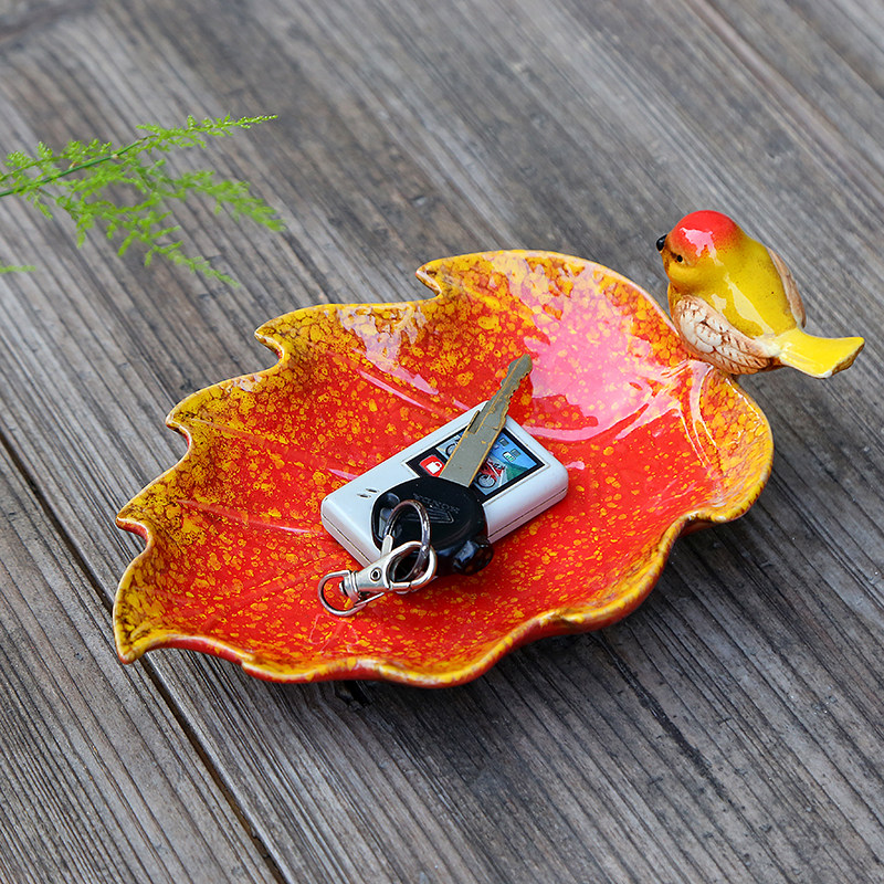 Creative ceramic bird leaf ceramic fruit tray snack tray key tray mobile phone tray dried fruit soap tray ornaments