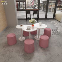Simple coffee shop table and stool combination Net celebrity milk tea shop round table stool Restaurant balcony casual solid wood table and chair customization