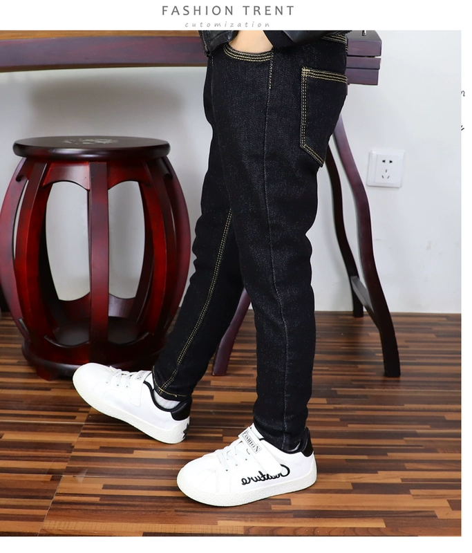 Bé trai quần jeans đen quần trẻ em co giãn Quần bút chì mỏng bé nhỏ bé trai lớn 2019 quần thủy triều mới - Quần jean
