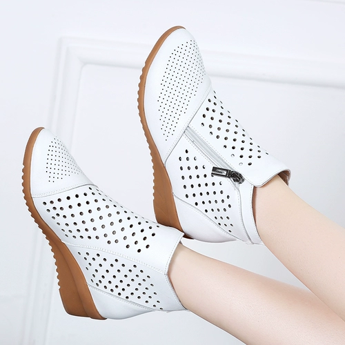 Белые комфортные туфли для матери, летние сапоги, мягкая подошва, из натуральной кожи