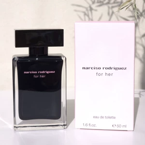 Narciso/Naxisu For Her, черный флакон, одноименная женская туалетная вода, 50 мл, черный мускус, EDT