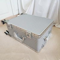 Алюминиевая рама серебряного матового