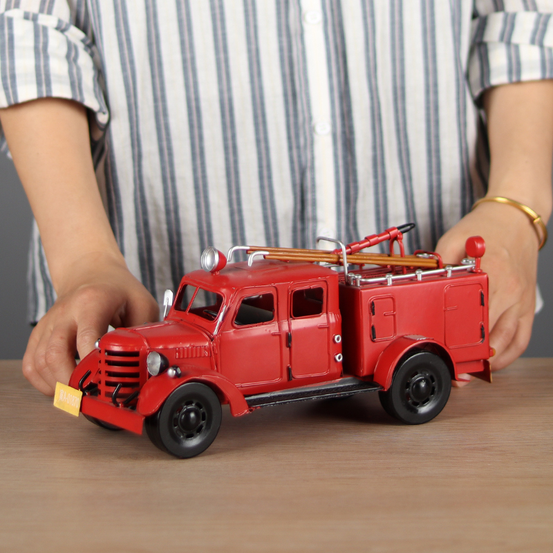Retro Simulated Old Liberation Fire Truck Model Iron Sheet Handicrafts Nostalgic Old-Fashioned Car Model Collection Desktop Ornaments