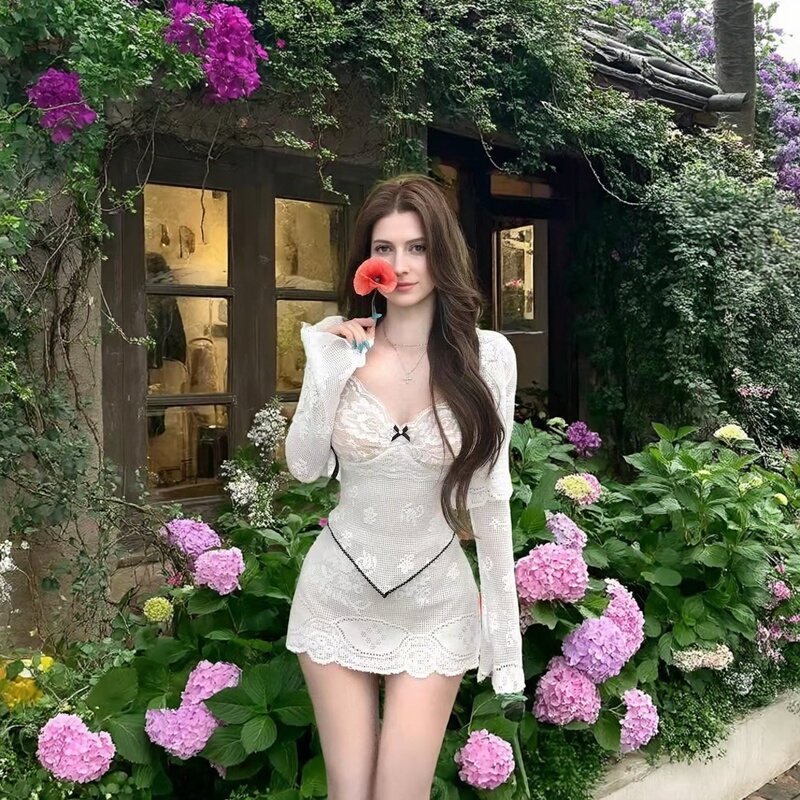 French-Style Hollow Lace Suit for Women, Autumn Slimming Design Three-Piece Set French-Style Hollow Lace Suit for Women, Autumn Slimming Design Three-Piece Set