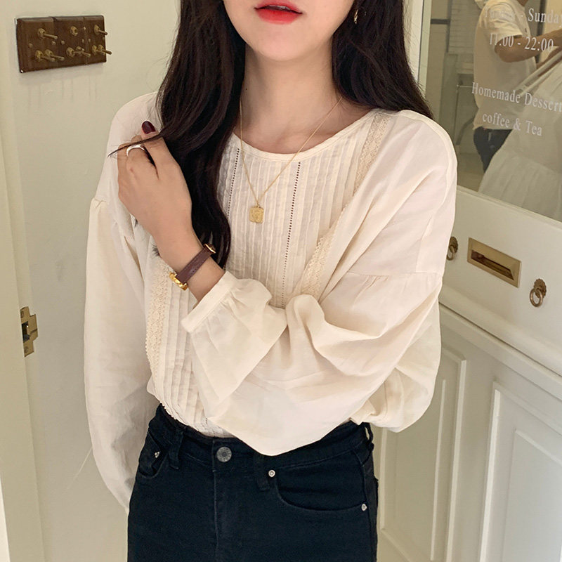 (Muzly) Korean chic gentle cheese color long sleeve press pleat splicing lace blouse sweetness long sleeve shirt