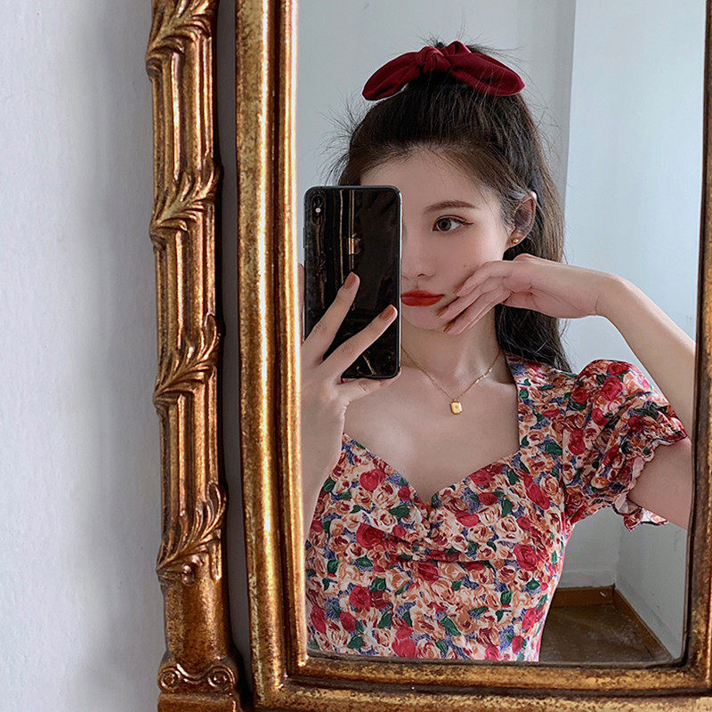 Puff sleeve floral skirt spring and summer 2022 new women's French retro niche square collar dress Hepburn