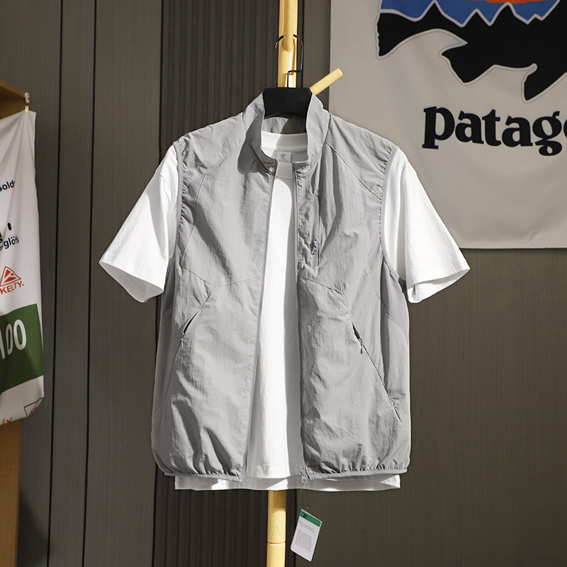 Heavy-Duty Mountain-Style Outdoor Gear! Lightweight and Breathable! Spring and Summer Men's Versatile Waterproof Stand-Up Collar Vest for Cycling, Fishing, and Commuting