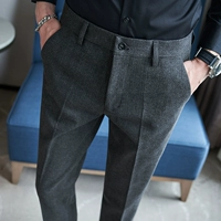 Темно -серые брюки