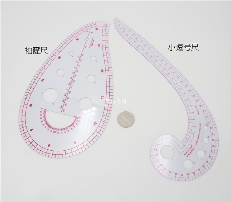 D1004 small comma ruler with a small size of a hole