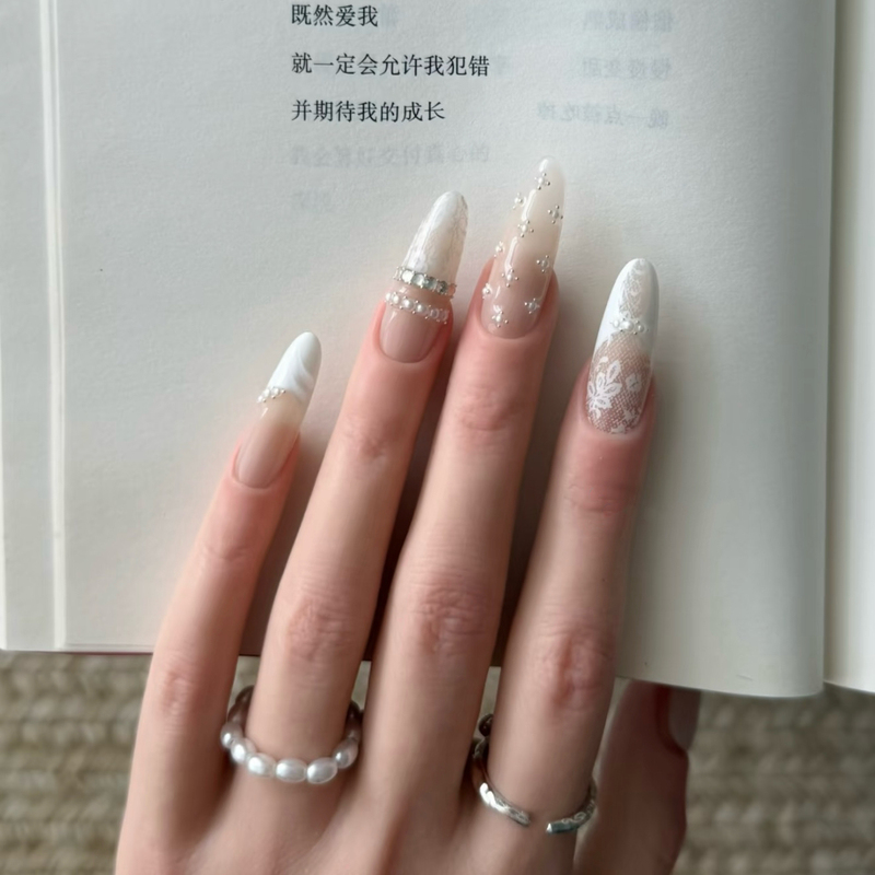 White Vintage Lace Pearl Nail Art Patch Finished Nail Piece Wearable Nail Enhances Complexion with a High-End Feel Pure Desire French Manicure