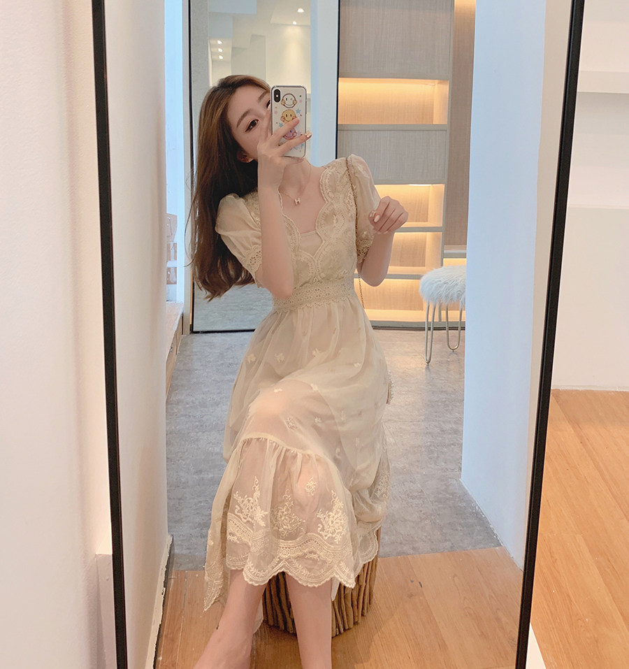 European summer new temperament age reduction Hepburn style niche fried street Korean lace feminine dress