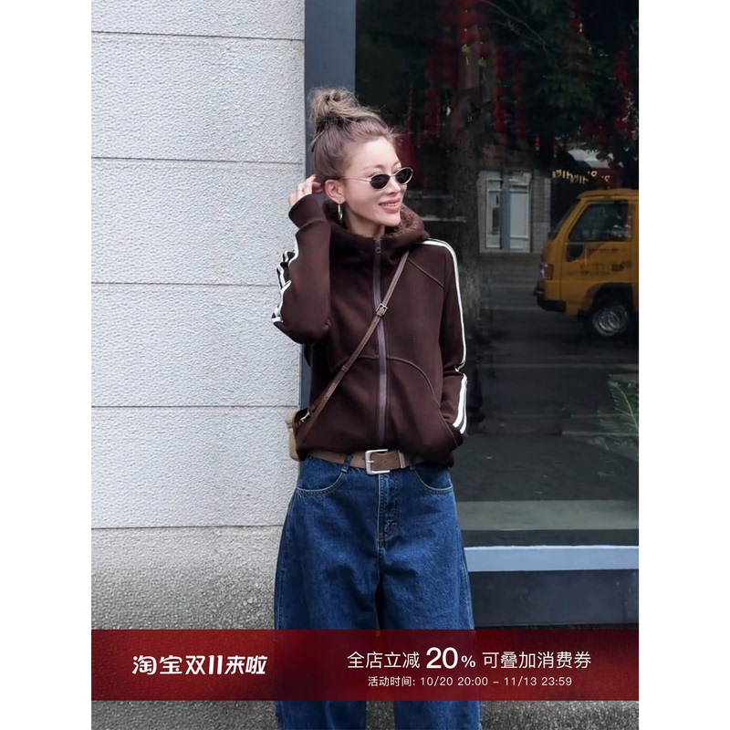 Missko Coco Huan's Autumn and Winter Slimming Thickened Double-Sided Brushed Hooded Warm Striped Brown Sweatshirt Short Jacket Missko Coco Huan's Autumn and Winter Slimming Thickened Double-Sided Brushed Hooded Warm Striped Brown Sweatshirt Short Jacket