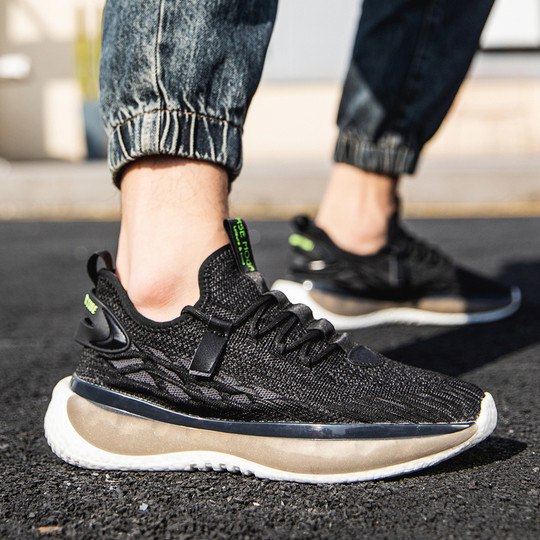 Mesh Sneakers for Men, New Summer Breathable Shoes, Soft-Soled Running Shoes, Lightweight Black Casual Non-Slip Fly-Knit Shoes