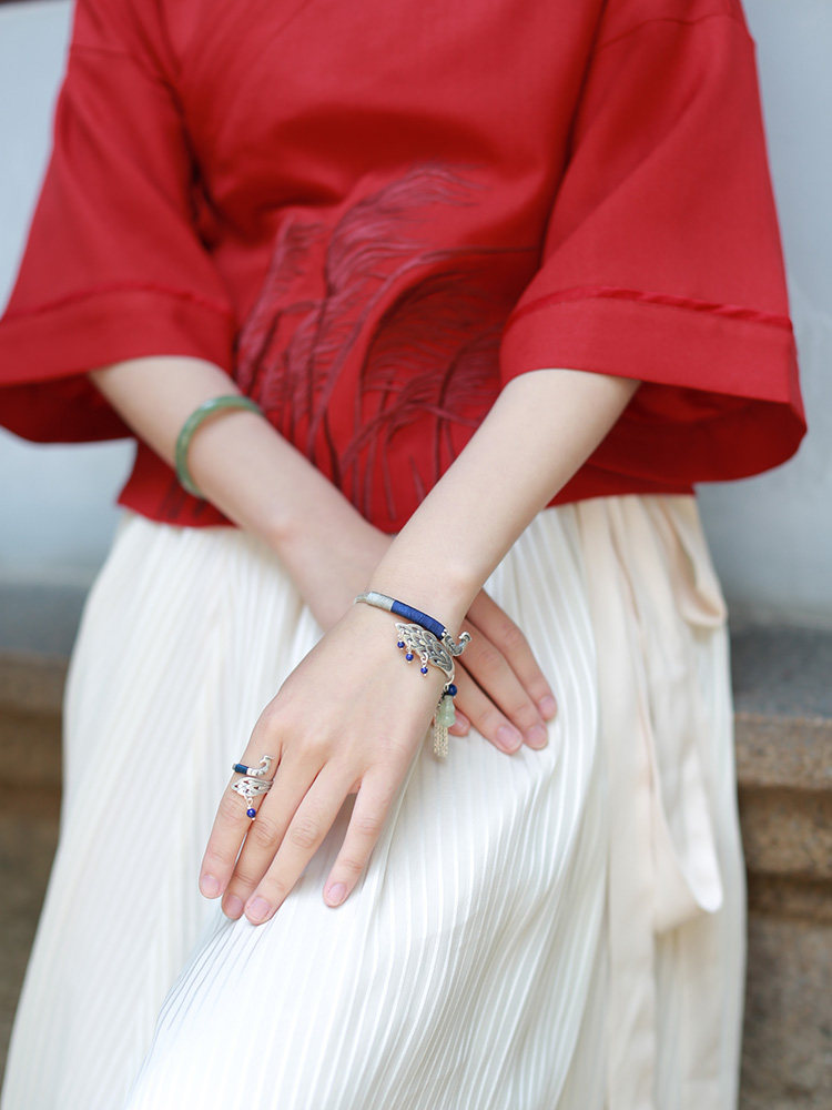 Silver bracelet women's sterling silver fashion young retro personality jewelry Solid opening National style Peacock ancient silver bracelet