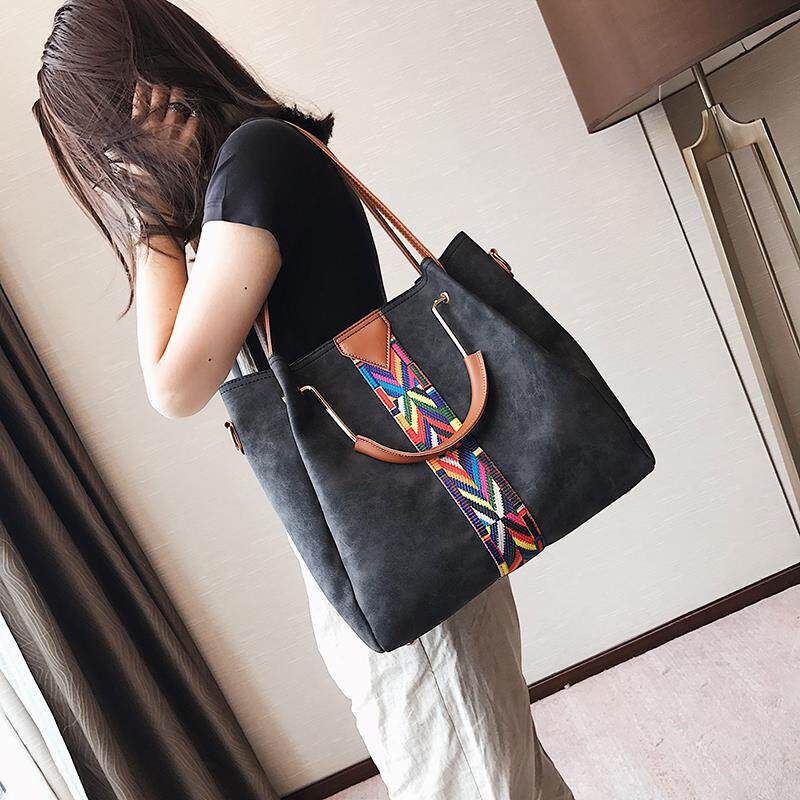 Hong Kong fashion mother-in-law large bag women 2022 new all-match simple large-capacity portable single-shoulder Messenger women's bag