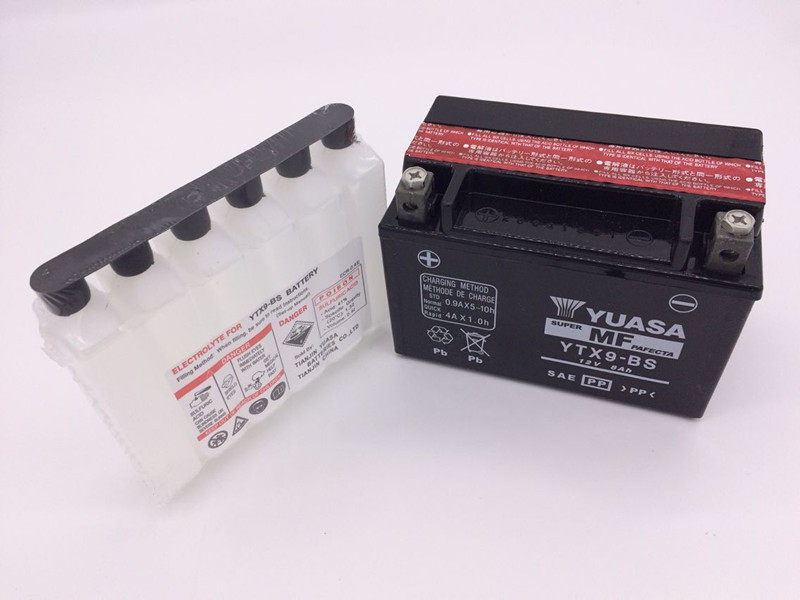 Application of the Honda CB400 LOADING BATTERY