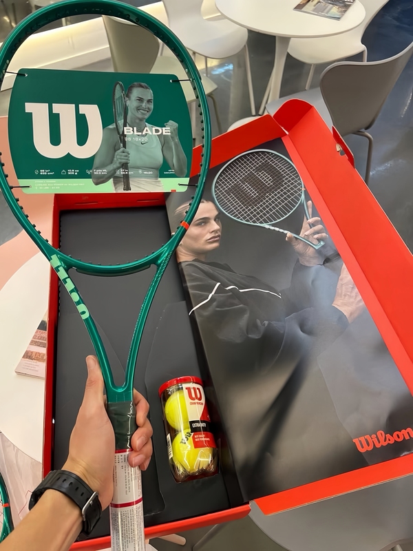 Wilson Wilson 26 New Model Blade V10 Sabalenka Carbon Fiber Wilson Professional Tennis Racket
