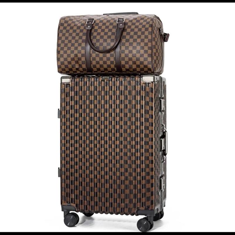 Checkered Pattern High-End Stylish Suitcase, Large Capacity Travel Case, High Aesthetic Value, Three Locks, 70% off Wheeled Trolley Case