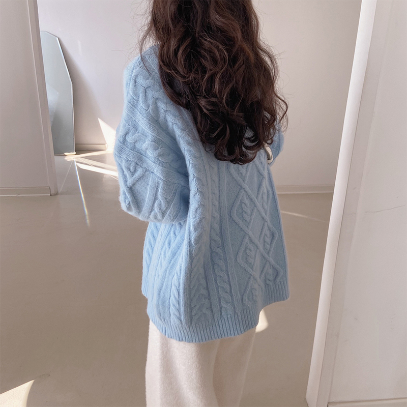 Gentle Autumn and Winter Soft and Versatile Milky Blue Round-Neck Cable Knit Loose Pullover Sweater, Lazy Style, Thickened for Outerwear, Women's