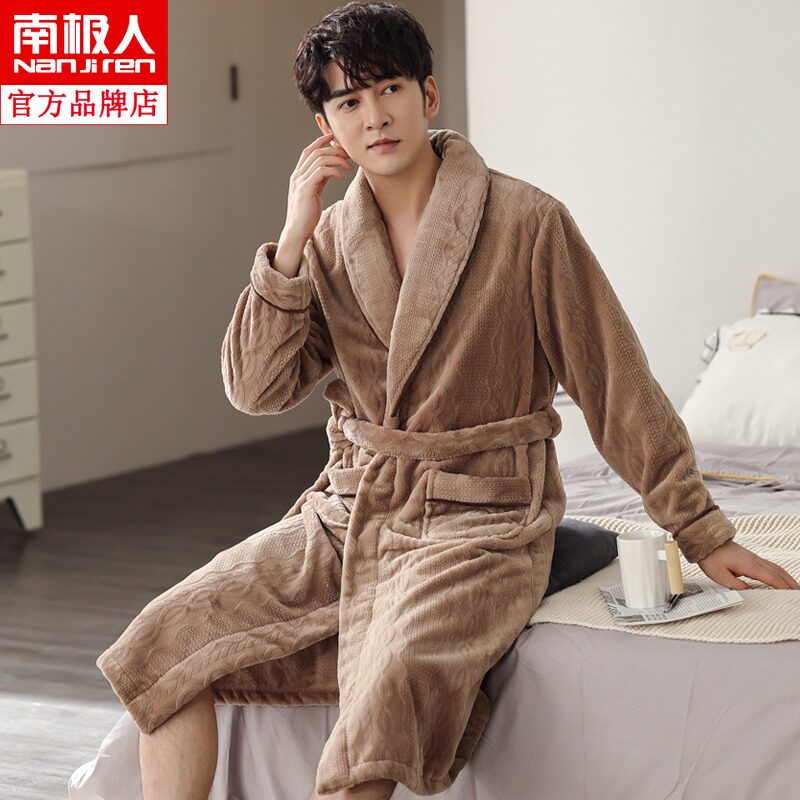Antarctians thicken flannel gown men in autumn and winter heating middle-aged pajamas in the long bathrobe large yards