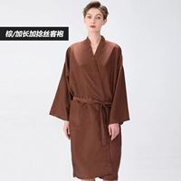 Увеличьте модель (скрутить шелковой коричневый гостевой халат)