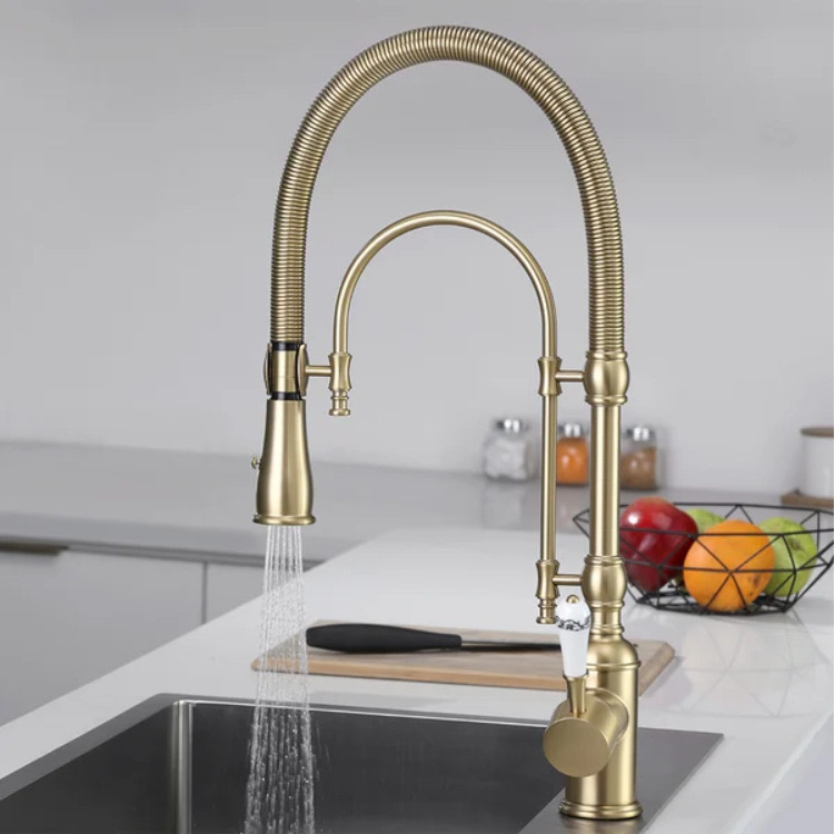 German High-End Kitchen Faucet, European-Style Brushed Gold and Black Spring Shower, Dual Water Outlet, All-Copper Sink, Hot and Cold