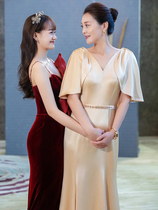 Happy mother-in-law wedding banquet 2022 spring and summer new middle-aged mom takes part in wedding suit qi and dress fashion foreign gas