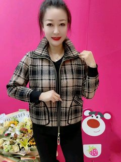 Western-style mommy autumn coat for women 2025 new plaid cardigan sweater casual and versatile upper clothes for middle-aged and elderly people