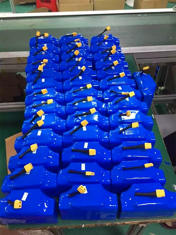 Xe hai bánh cân bằng vạn năng trôi xe hai bánh somatosensory xoắn xe pin 42V nhập khẩu pin lithium 36V 4.4AH - Smart Scooter